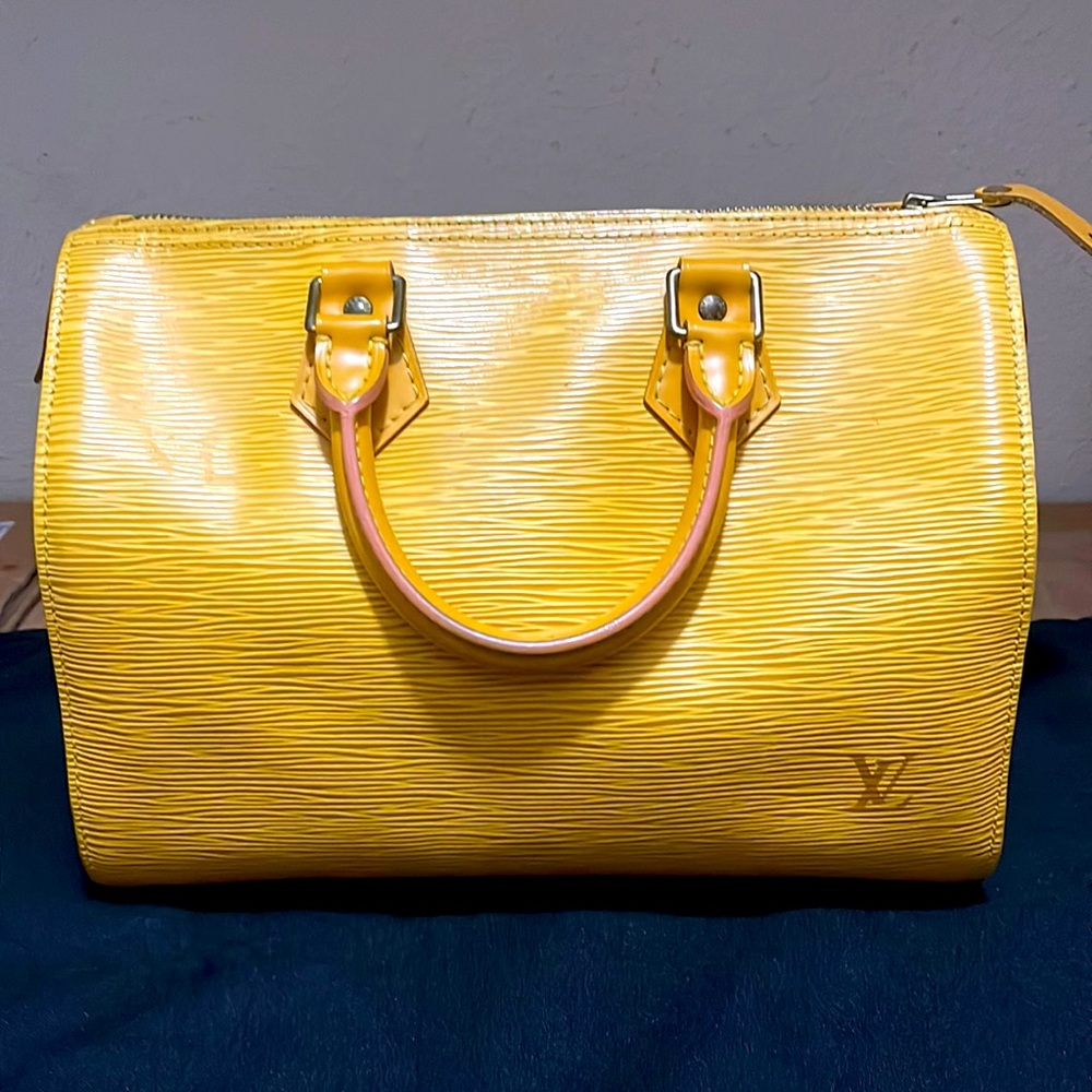 Louis Vuitton vintage yellow epi speedy 25